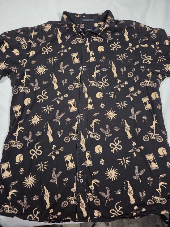 Roark Other - Roark Black Short-Sleeve Button-Down with Beige Icon Print